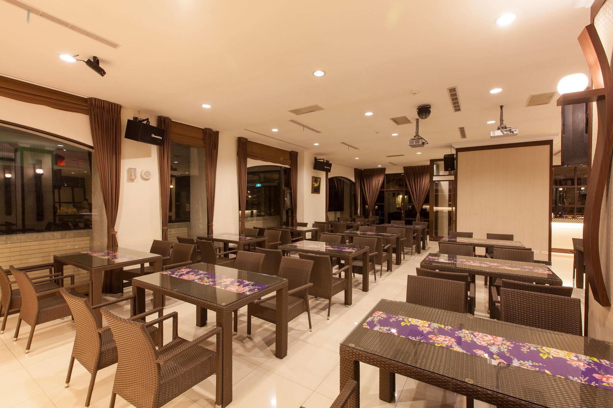 F Hotel - Sanyi Exterior photo