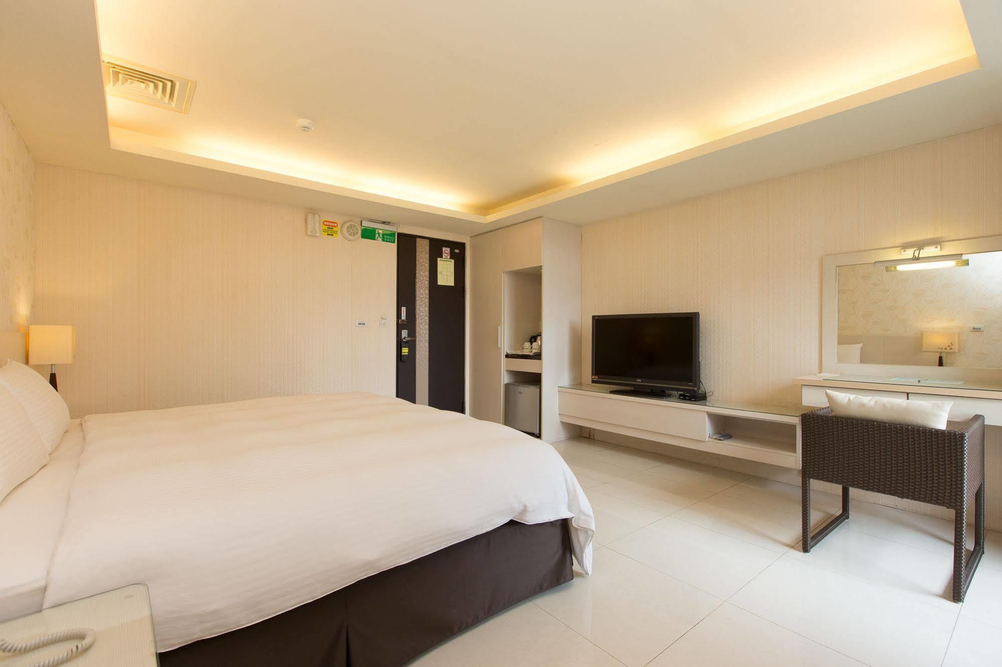 F Hotel - Sanyi Exterior photo
